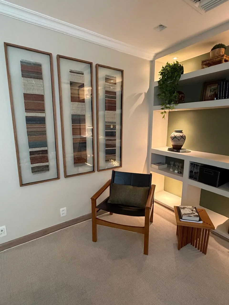 Ambiente acolhedor do consultório de psicoterapia